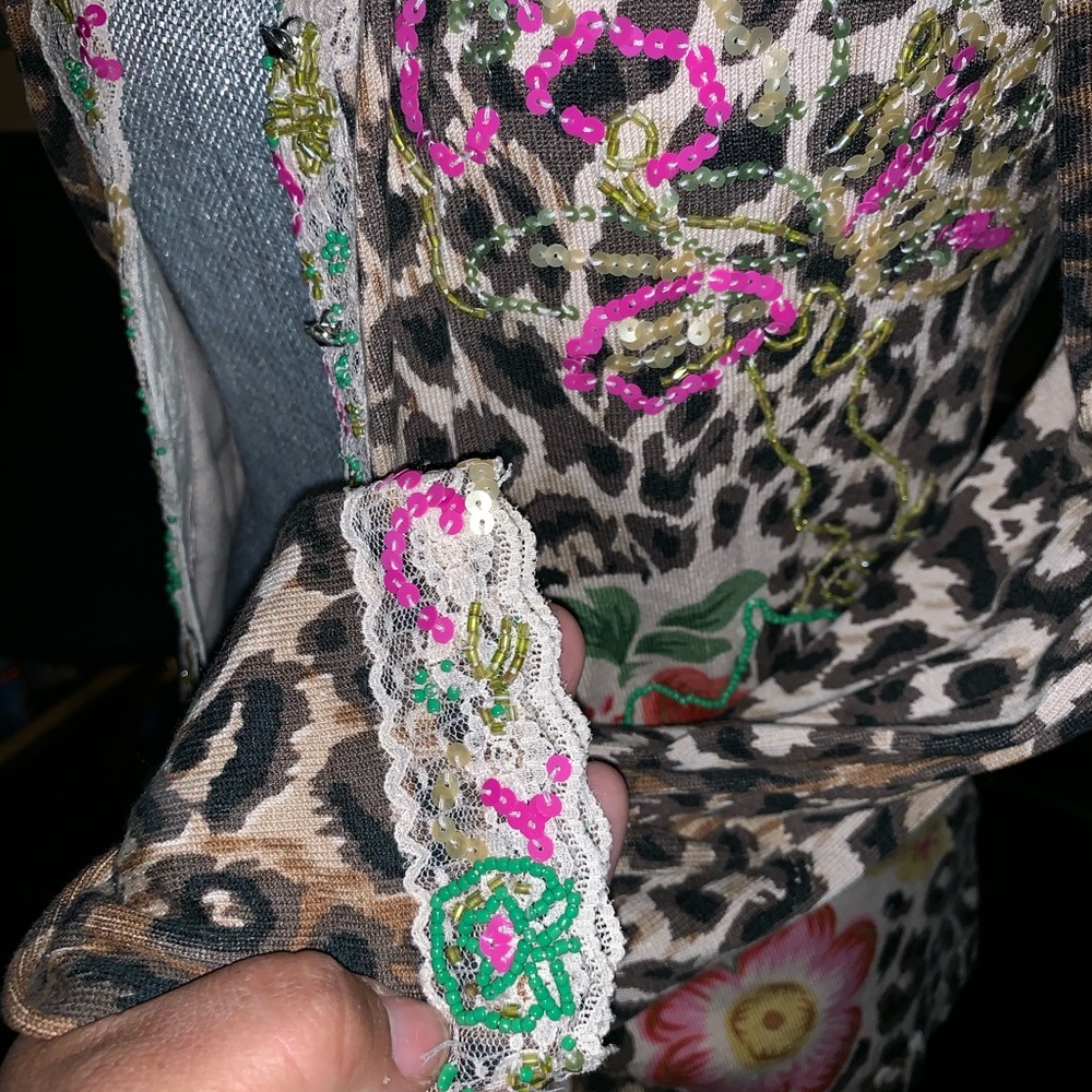 💞CHARLOTTE TARANTOLA💕Floral beaded Cardigan💙 - Picture 4 of 6